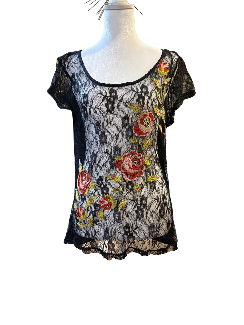 Black Lace Embroidered Rose Floral Boho Top    Vintage Inspired Size Large